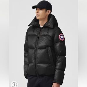 SOLD!!! Canada Goose Crofton puffer size large NEW!